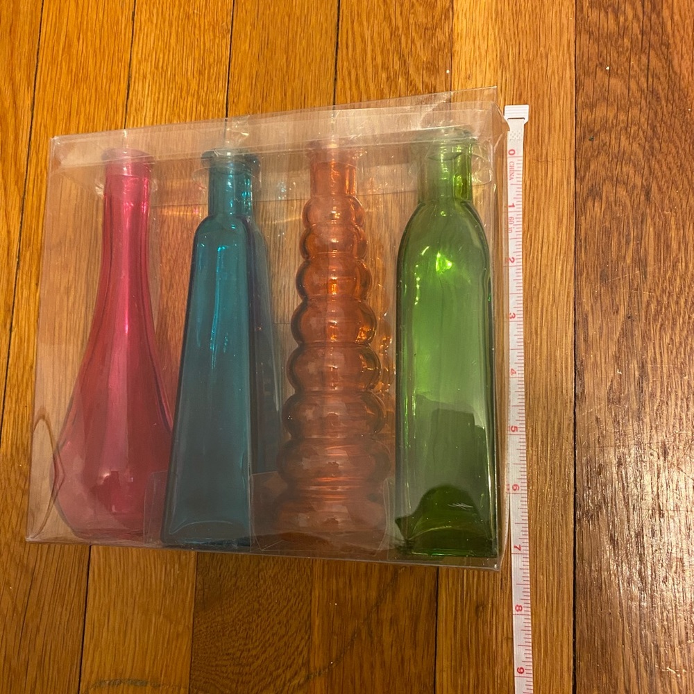 Vases - Picture 2 of 4